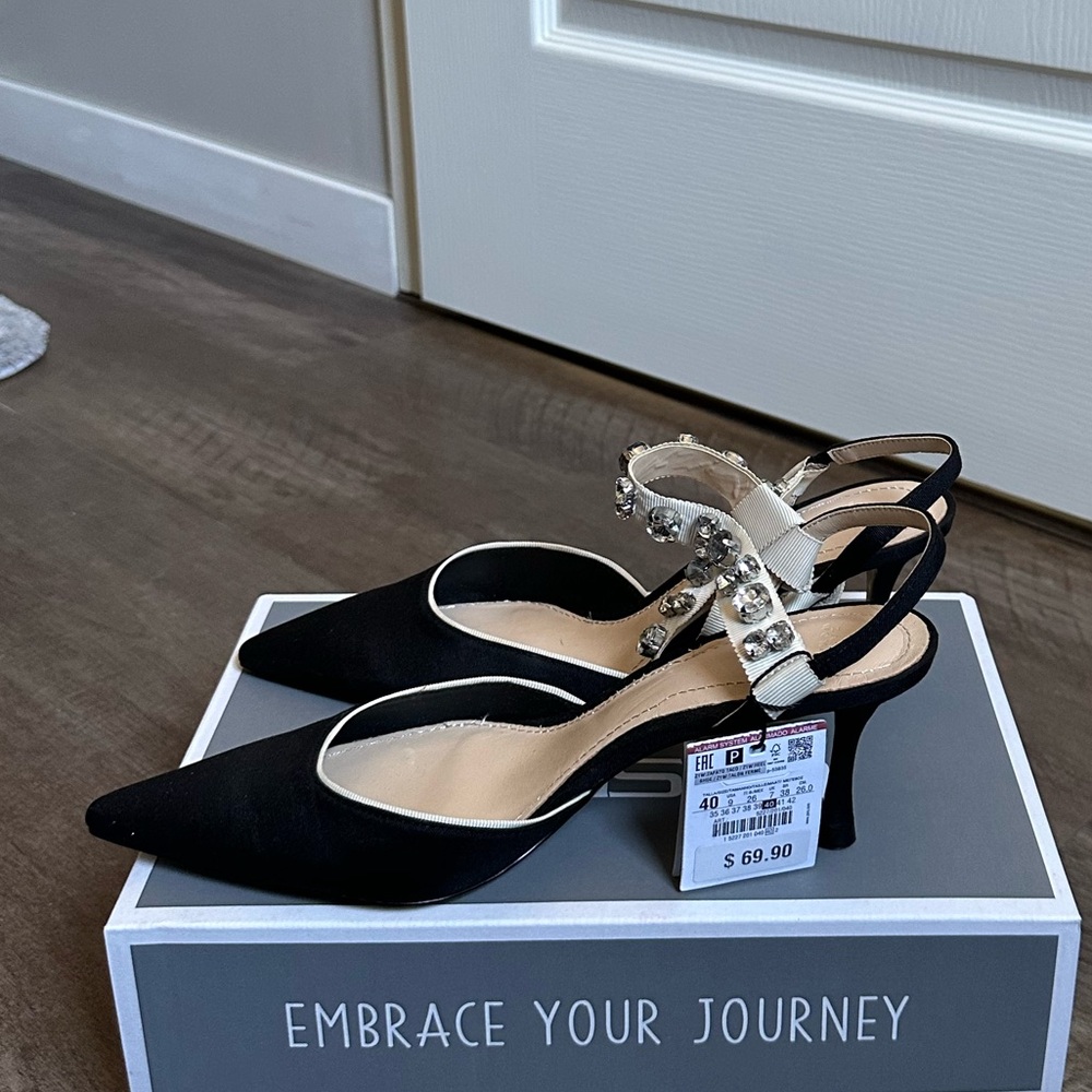 Elegant Black Women's Heels with Embellished Strap